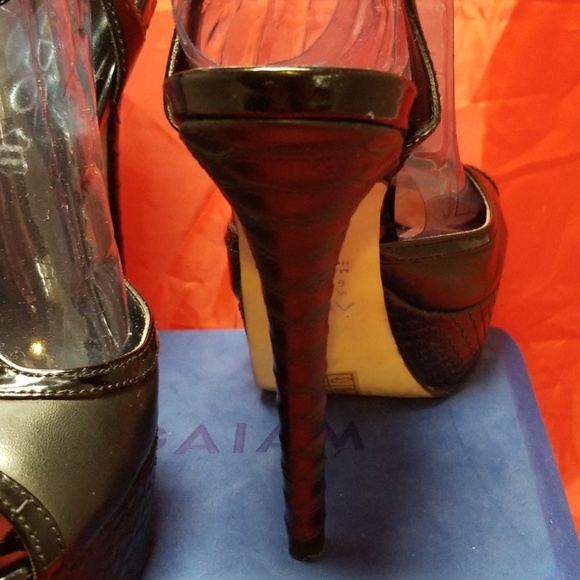 shoes - Picture 3 of 4